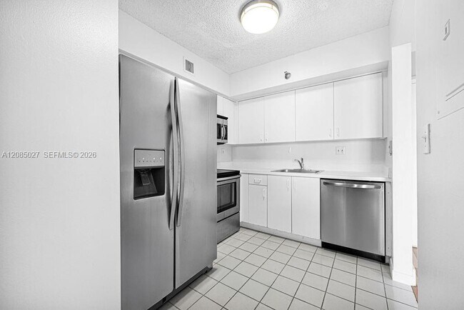 Building Photo - 3300 NE 191st St