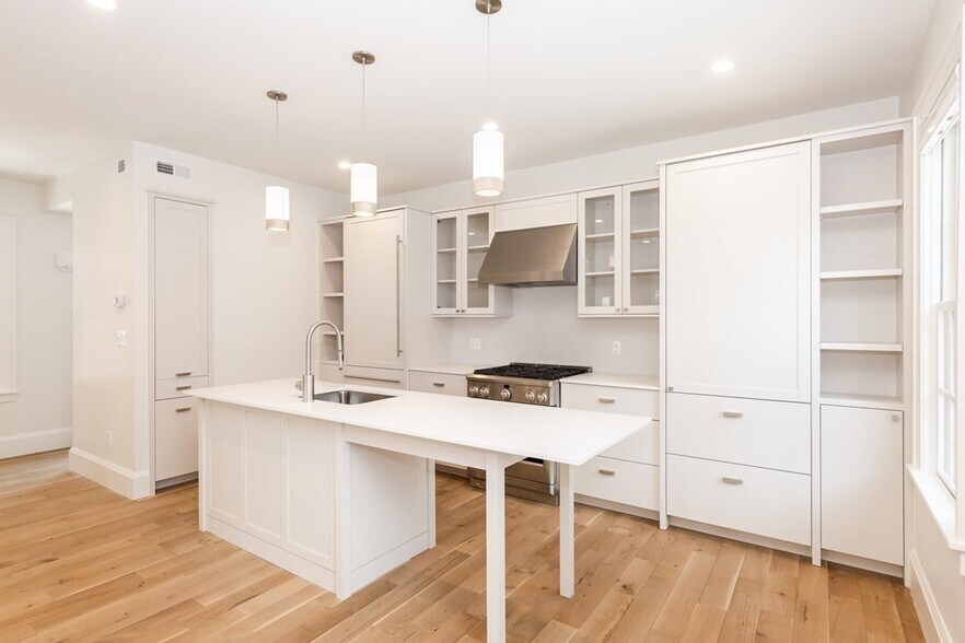 Building Photo - 229 Concord Ave