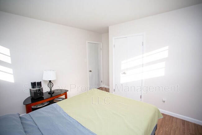 Building Photo - 522 Jersey Ave