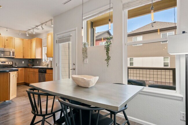 Building Photo - 11310 Colony Cir