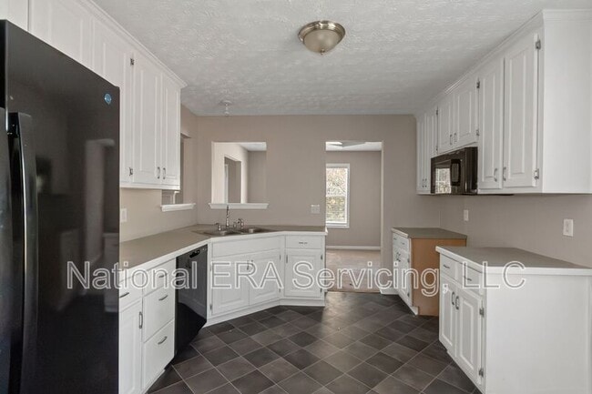 Building Photo - 355 Long Creek Dr