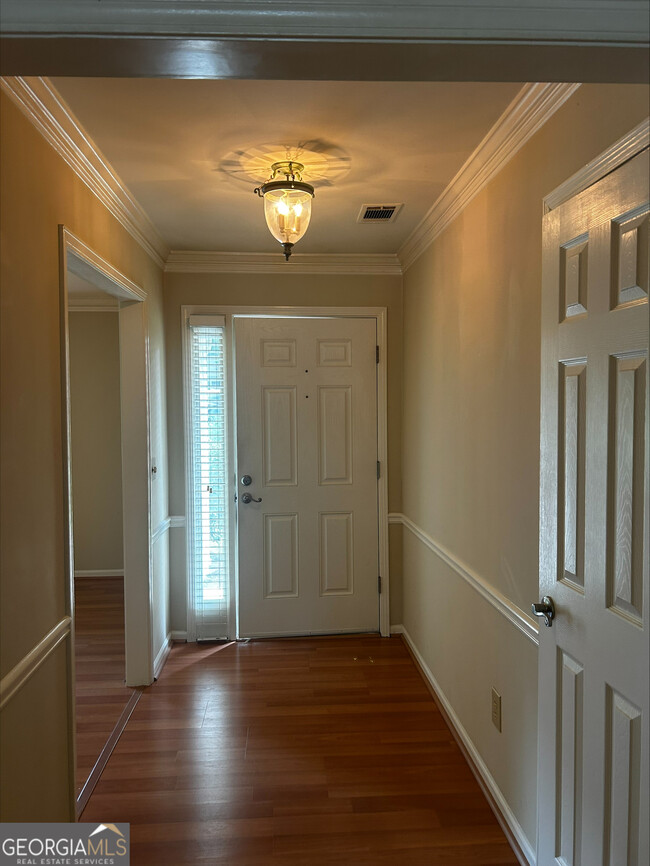 Building Photo - 125 Pebble Trail