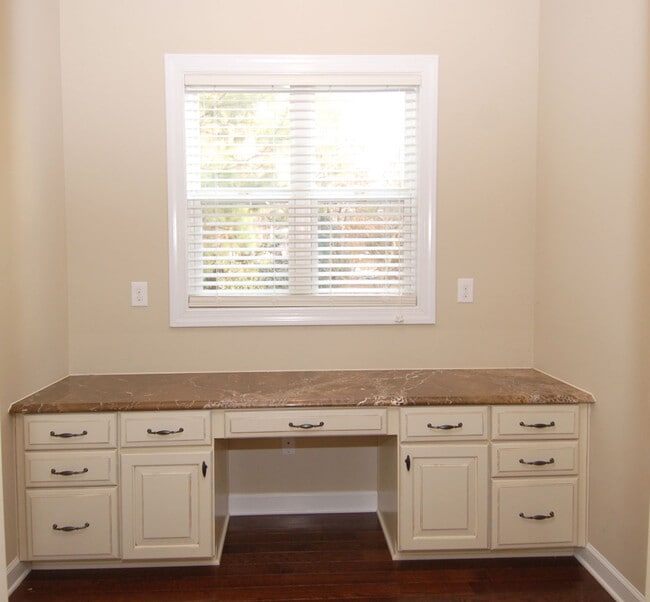 Back entry hall - 4832 Millens Bay Ct