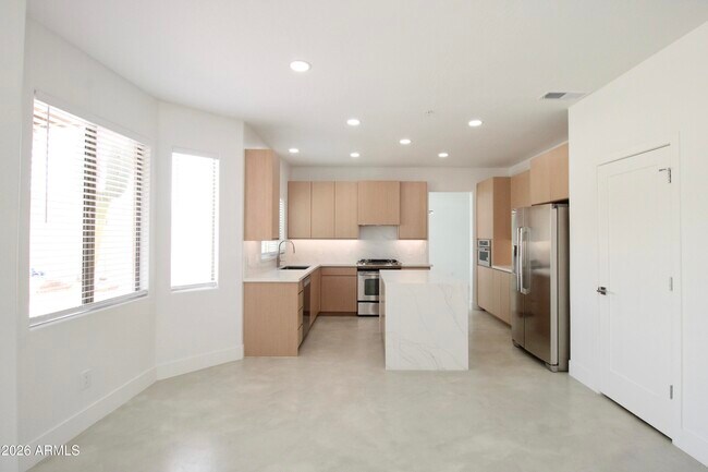 Building Photo - 15019 N 100th Way