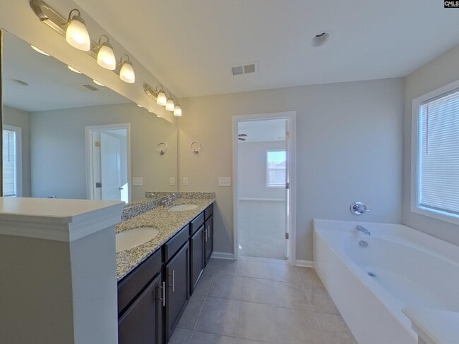 Building Photo - 309 Finch Ln