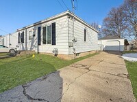 Building Photo - 3322 Birchwood Ave SW