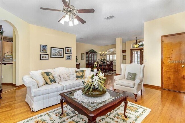 Building Photo - 10001 Highland Woods Ct