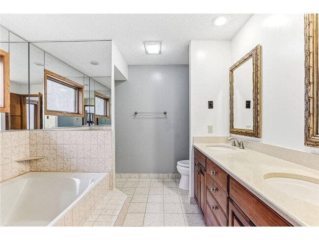 Building Photo - 5880 Christmas Lake Rd