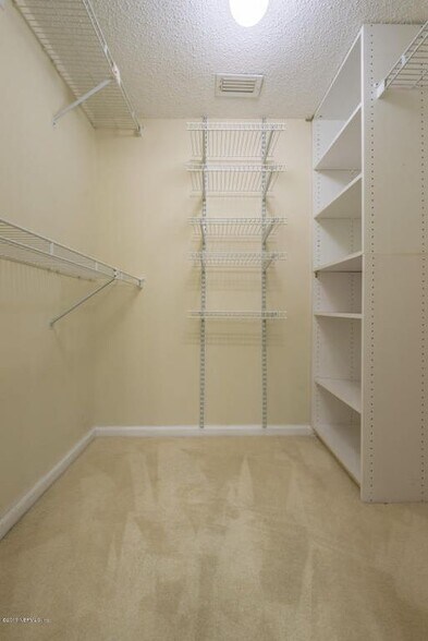 Building Photo - 172 La Pasada Cir S