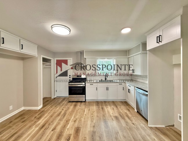 Building Photo - 1309 Lamar St