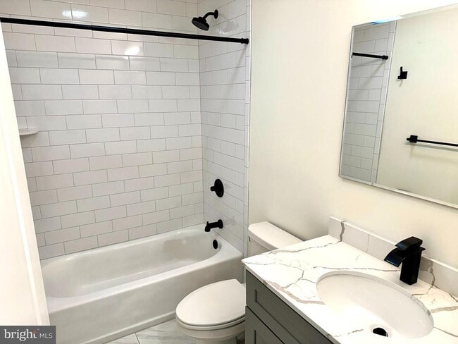 Building Photo - 2009 N Reese St