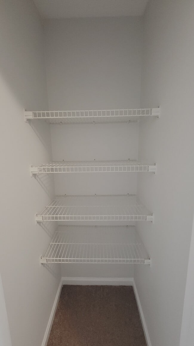 Building Photo - 301 Hickory Pl