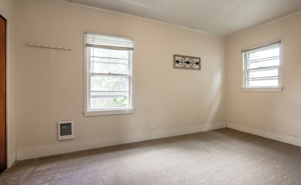 Bedroom 2 - 353 Southwest B Avenue