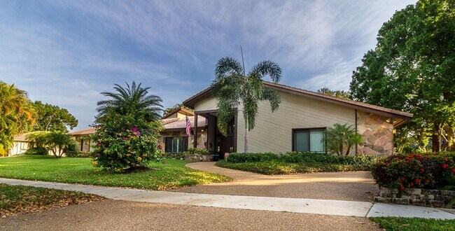 Building Photo - 2903 Banyan Blvd Cir NW