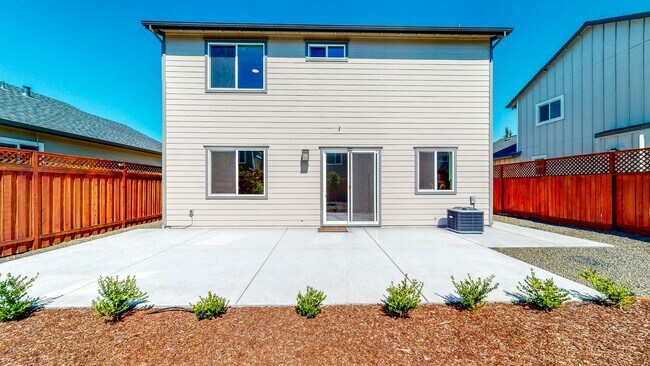 Building Photo - Bright and beautiful Home in Coffey Park! ...