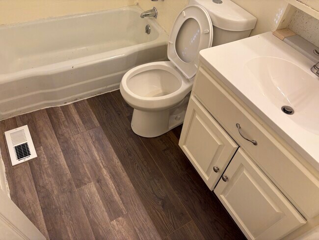 Building Photo - 2538 E 48th St N