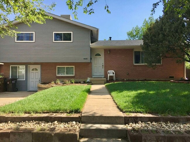 Building Photo - Spacious Martin Acres 5 bedroom Home Available 8/1/2026