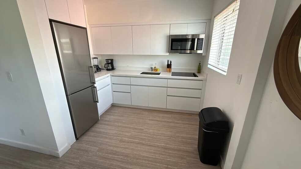 Building Photo - 515 NE 82nd St