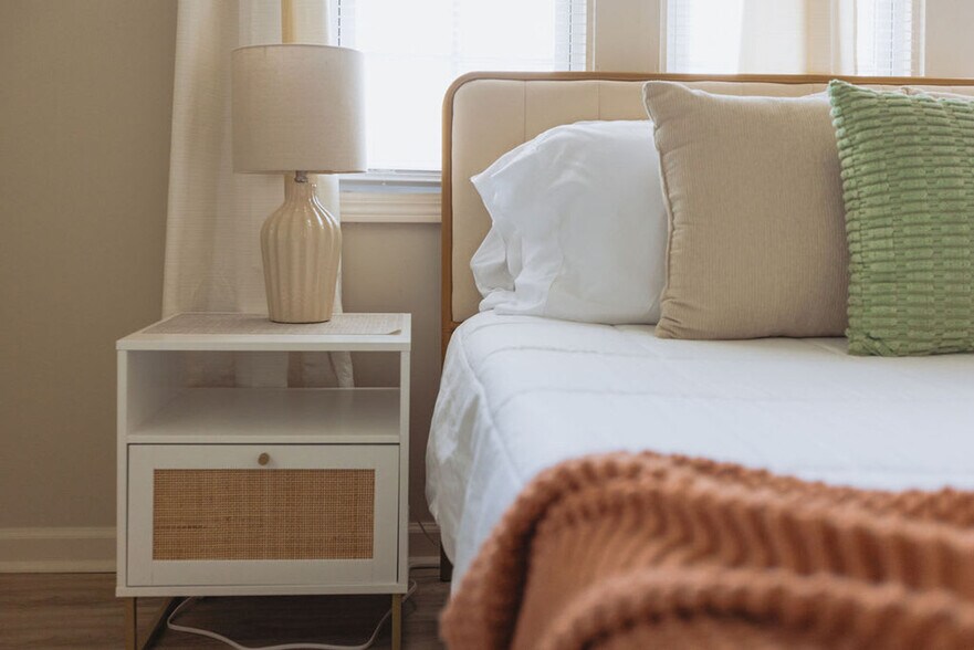 Building Photo - 308 Lamont St