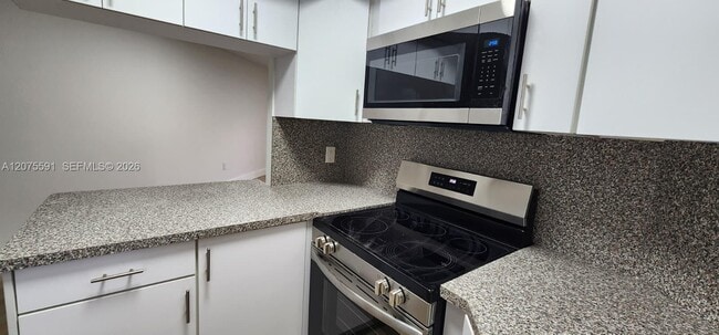 Building Photo - 8363 Lake Dr
