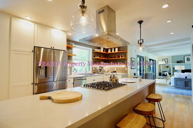 Building Photo - 22 Madrone Ct