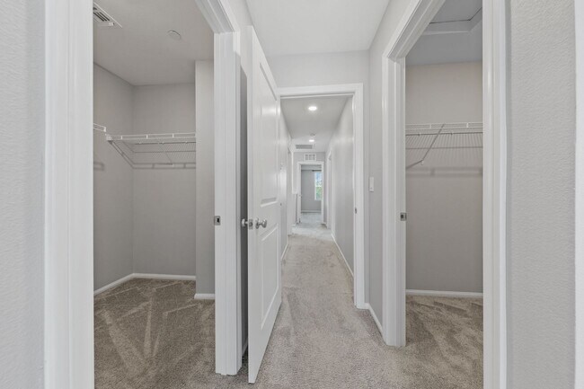 Building Photo - Modern 3-Bedroom + Loft Near VA Hospital