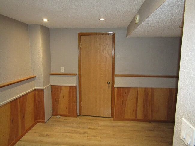 Building Photo - 2388 Martin Dr