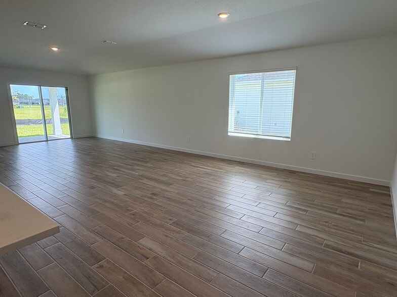 Building Photo - 74 Ararat Dr