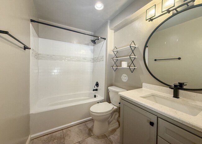 Building Photo - 5 Bedrooms | 3 Bathrooms | 2 Car Garage | Moore Schools