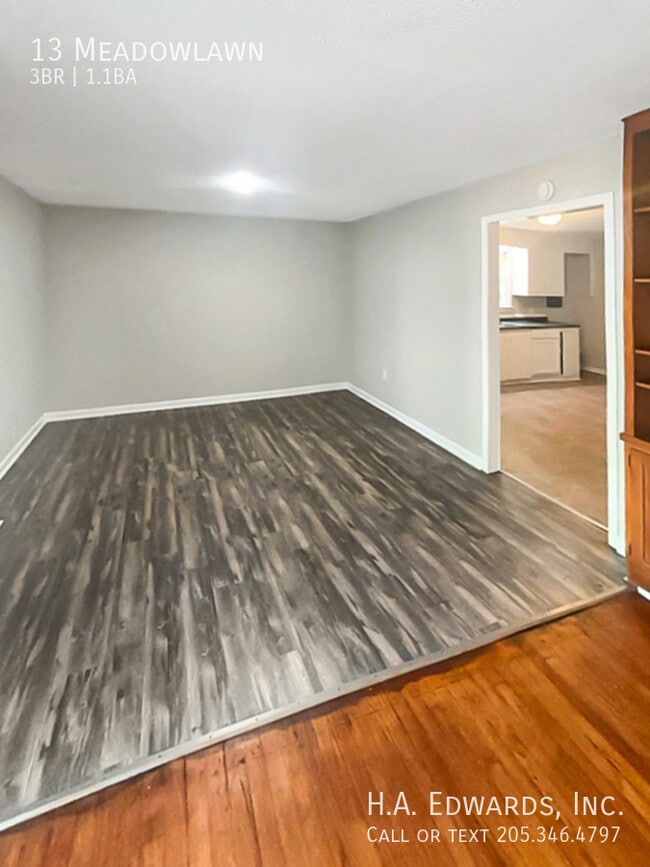 Building Photo - 13 Meadowlawn-