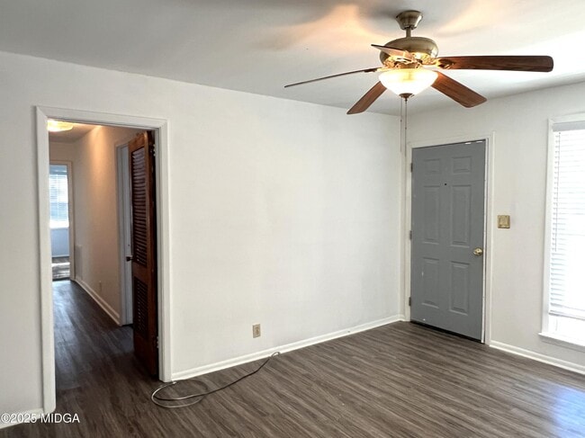 Building Photo - 3347 Thunderbird Rd