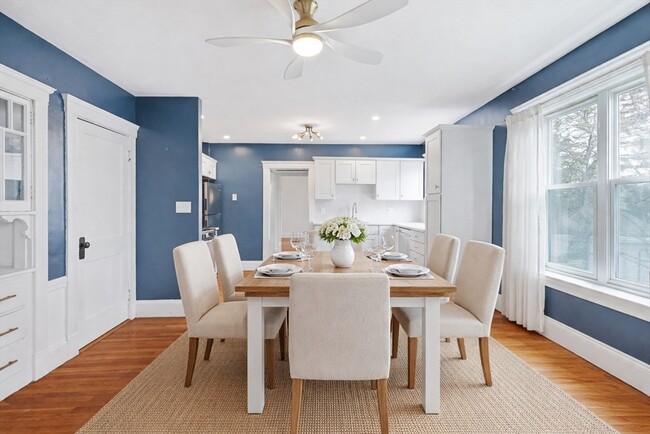 Building Photo - 15 Adelaide St