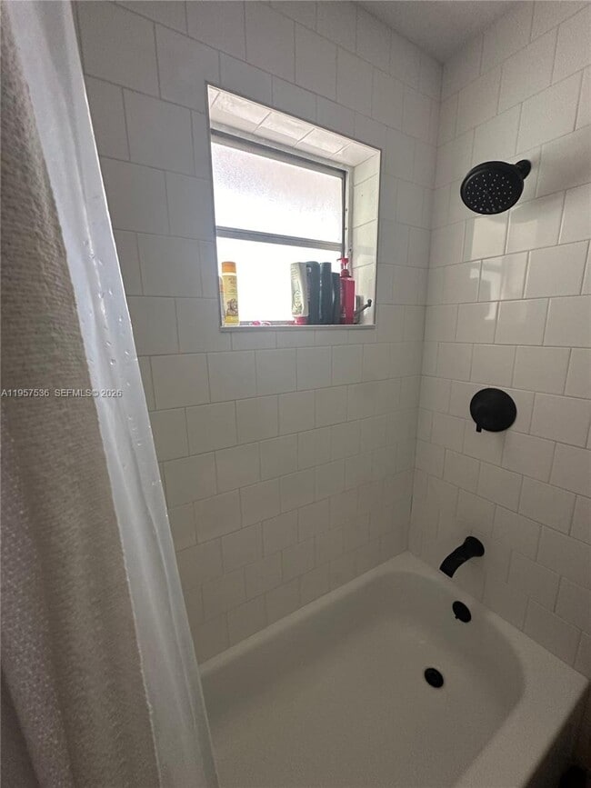 Building Photo - 9392 SW 77th Ave