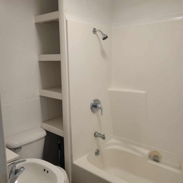 Building Photo - 920 S Colorado St