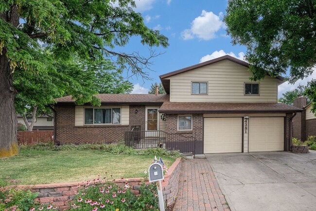 Building Photo - Spacious 5 Bedroom in the Heart of Littleton!