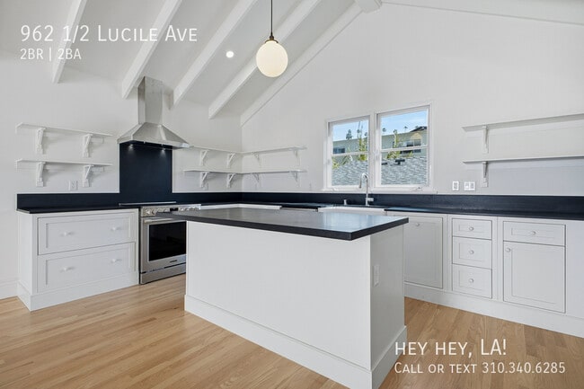 Building Photo - 962 1/2 Lucile Ave-