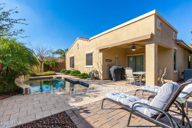 Building Photo - 3293 E Fandango Dr