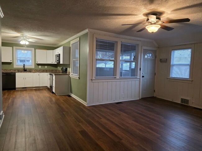 Building Photo - 116 Sixth Avenue