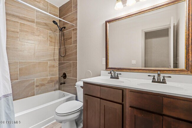 Building Photo - 13960 Lago Vista Ave