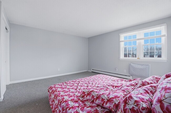 Building Photo - 180 Main St