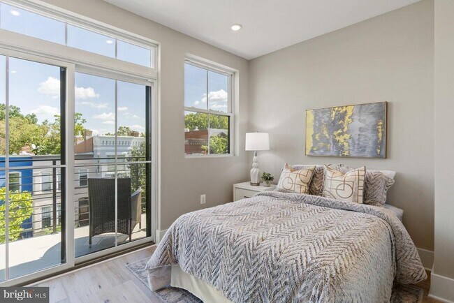 Building Photo - 1640 4th St NW