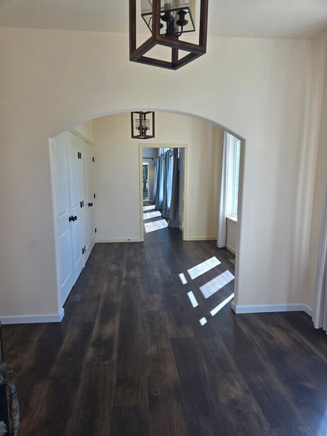 Building Photo - STATUS: PENDING APPLICATION-  | R17 | $ 2995