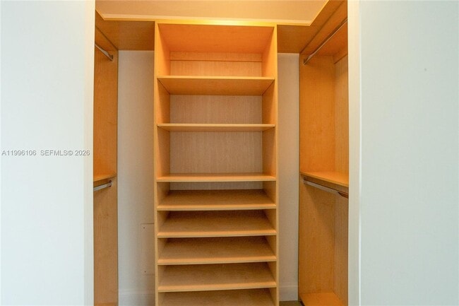 Building Photo - 601 NE 36th St