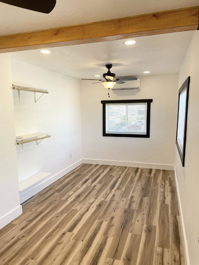 Building Photo - 111 16th Ave S