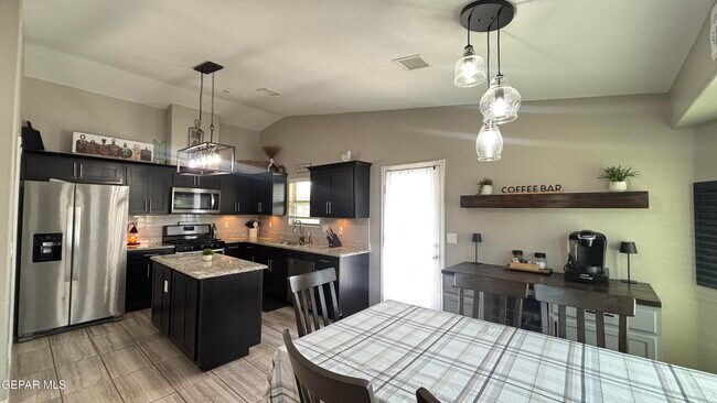 Building Photo - 11613 Flor Galatea Wy