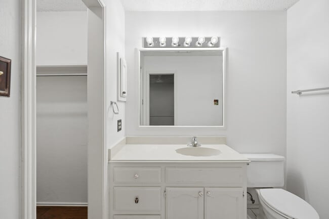 Building Photo - 4215 95th St