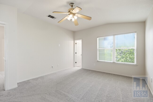 Building Photo - 10520 Fosseway Dr