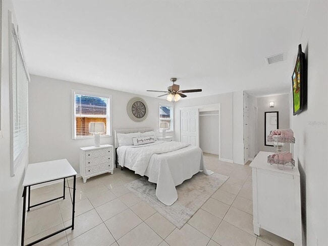 Building Photo - 4610 W Bay Villa Ave