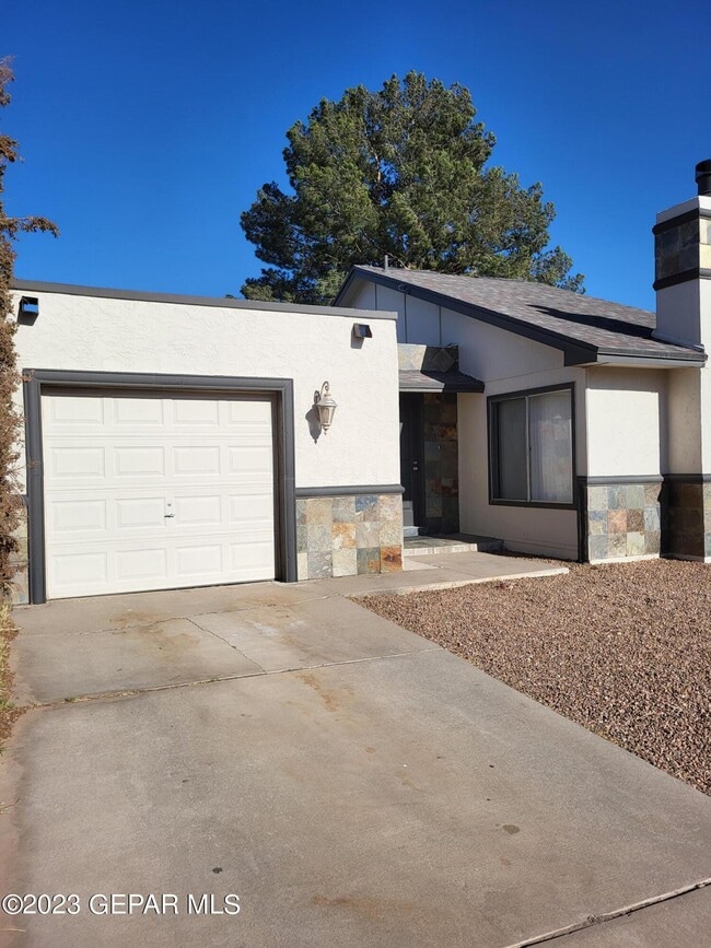 Building Photo - 1802 Frank Sinatra Pl