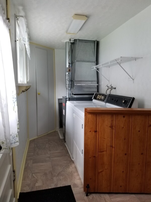 Building Photo - 1481 Chicago Creek Rd